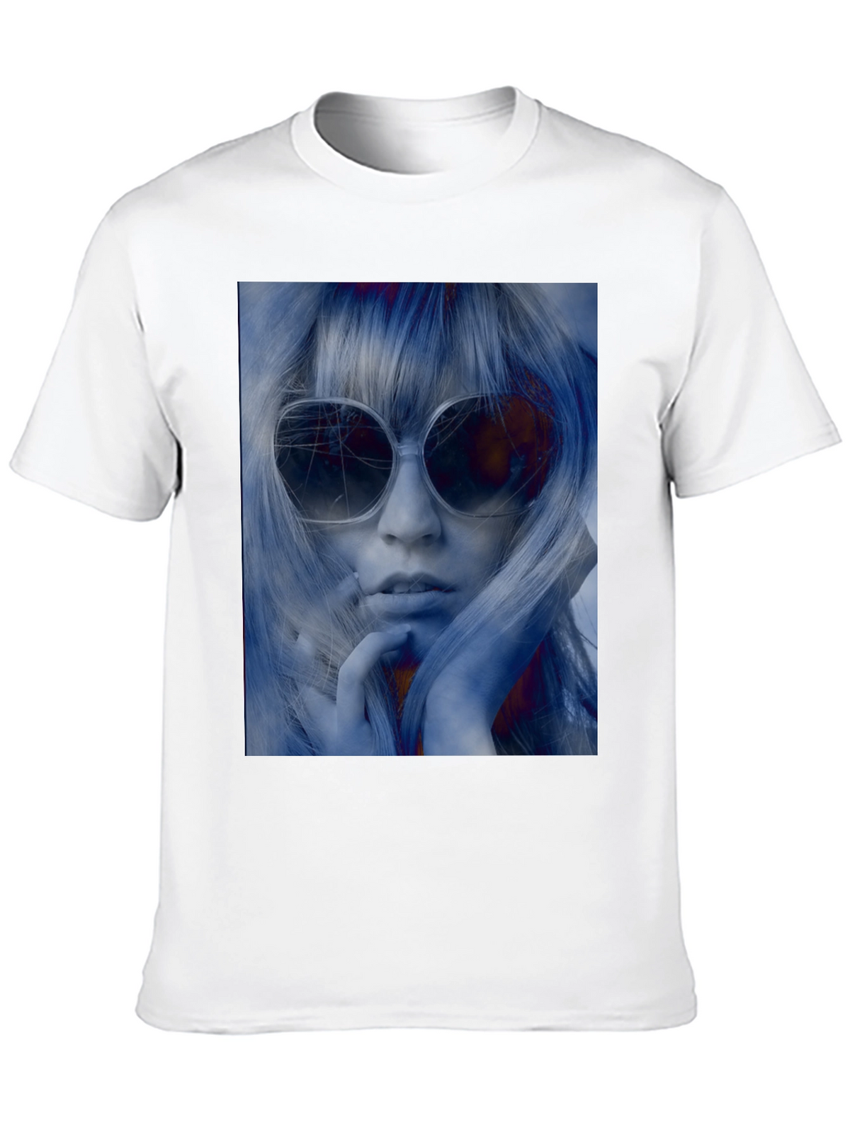 Retro Chic Tee: Black T-Shirt with Sunglasses Woman Print