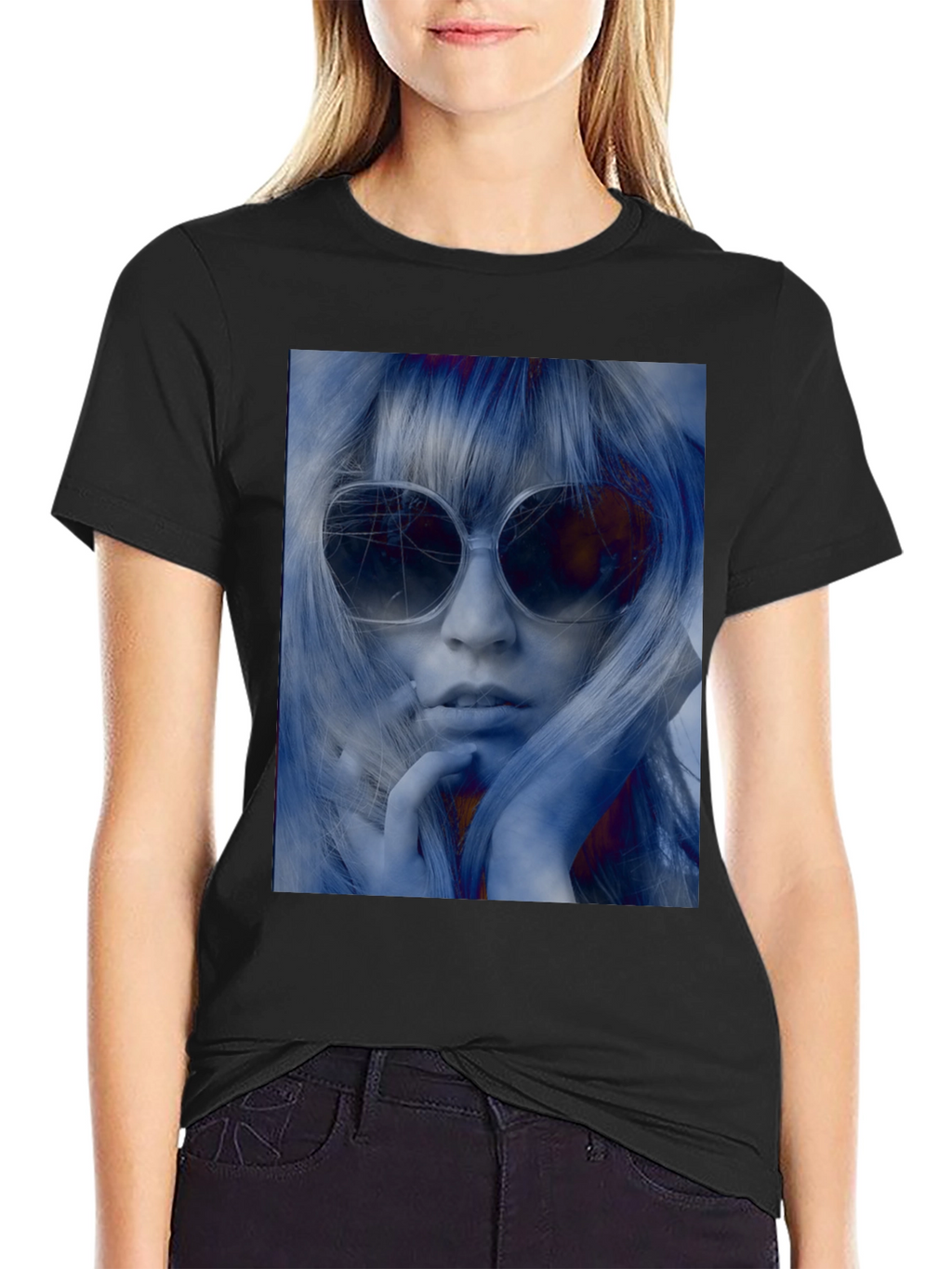 Retro Chic Tee: Black T-Shirt with Sunglasses Woman Print