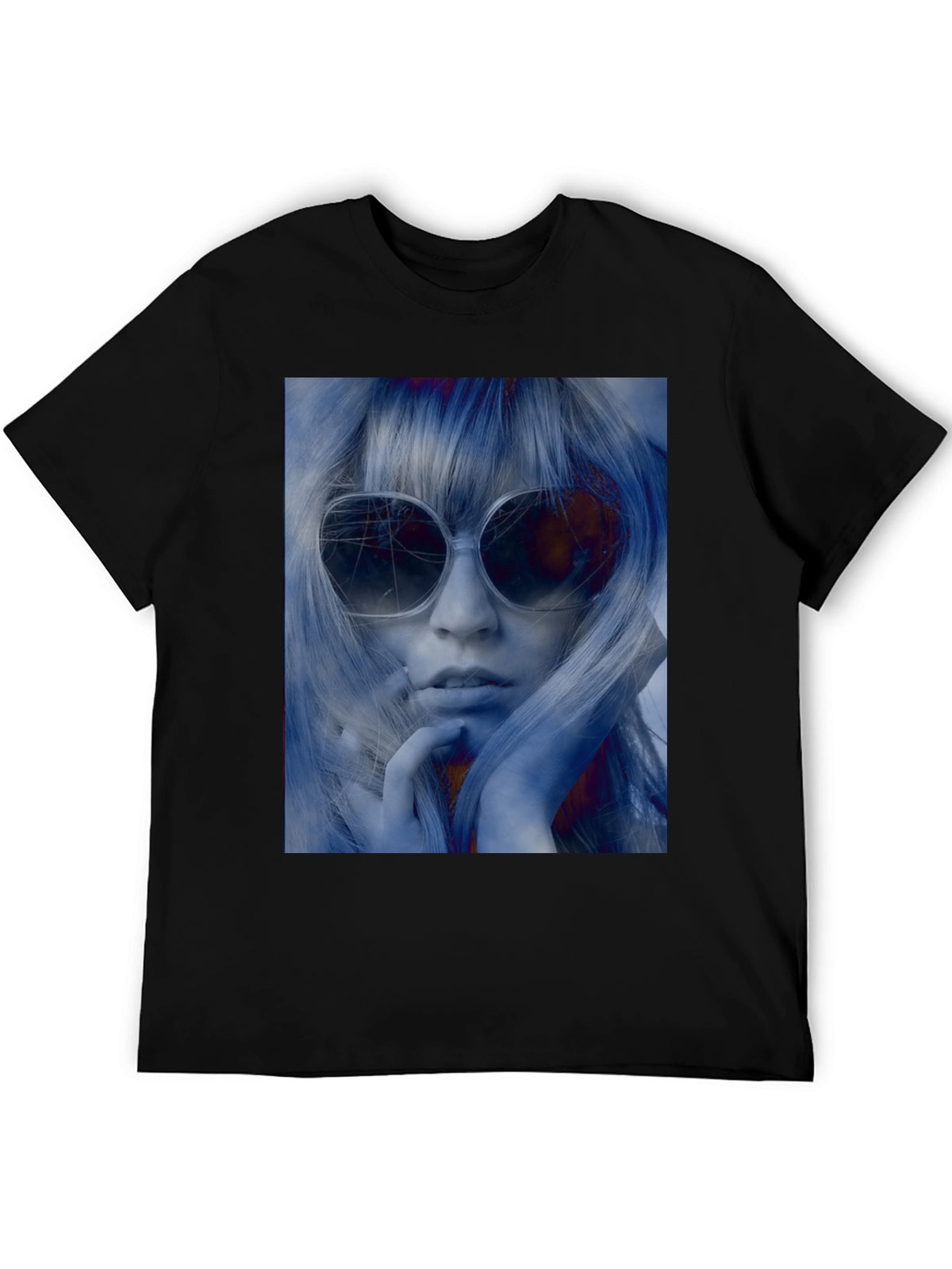 Retro Chic Tee: Black T-Shirt with Sunglasses Woman Print