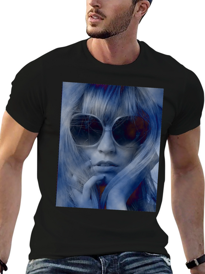 Retro Chic Tee: Black T-Shirt with Sunglasses Woman Print