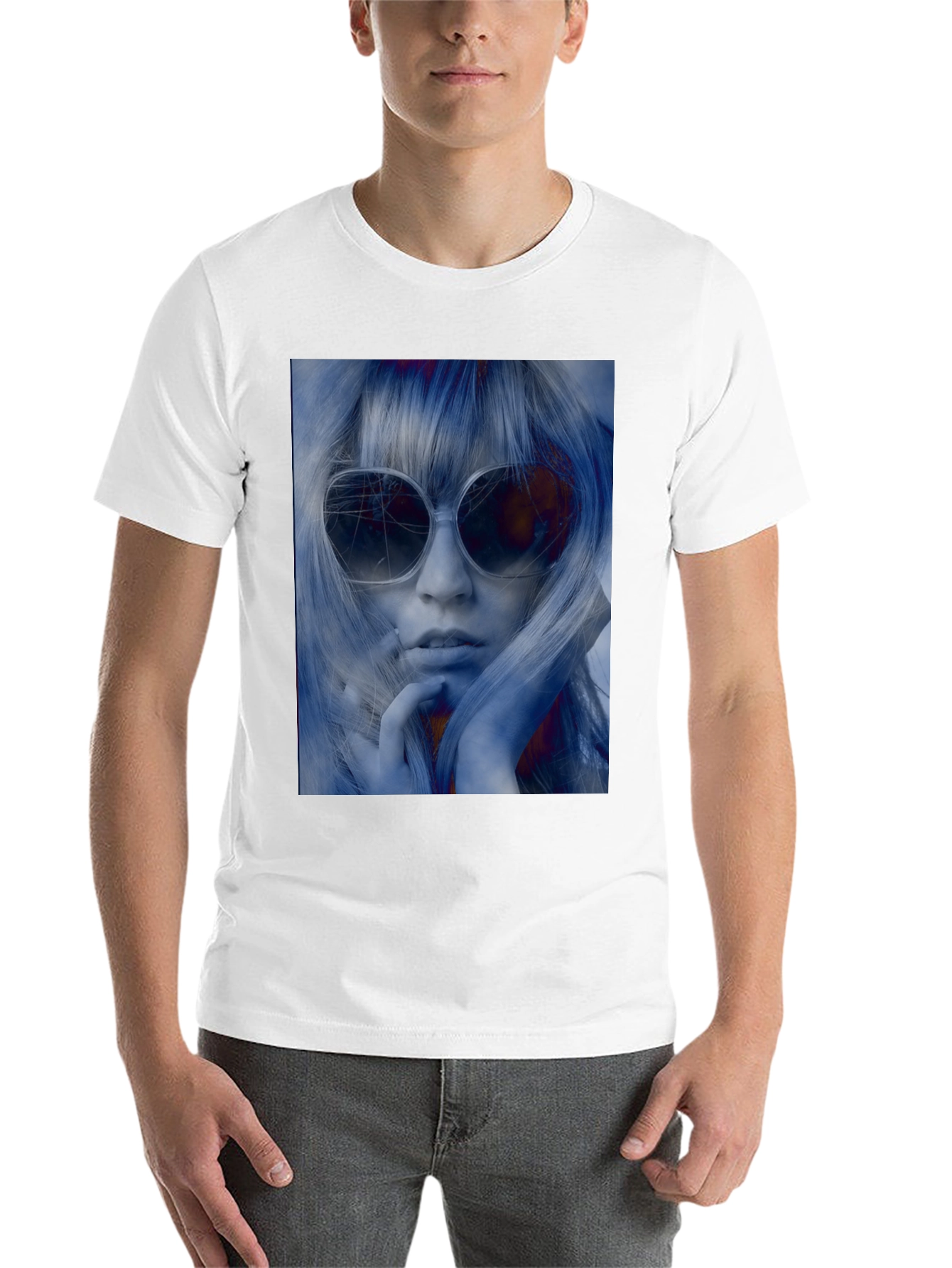 Retro Chic Tee: Black T-Shirt with Sunglasses Woman Print