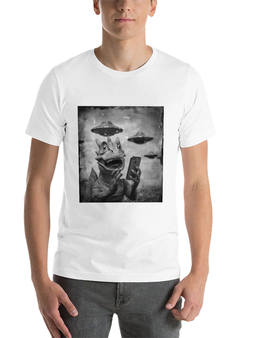 Retro Alien Lizard Selfie Graphic Tee