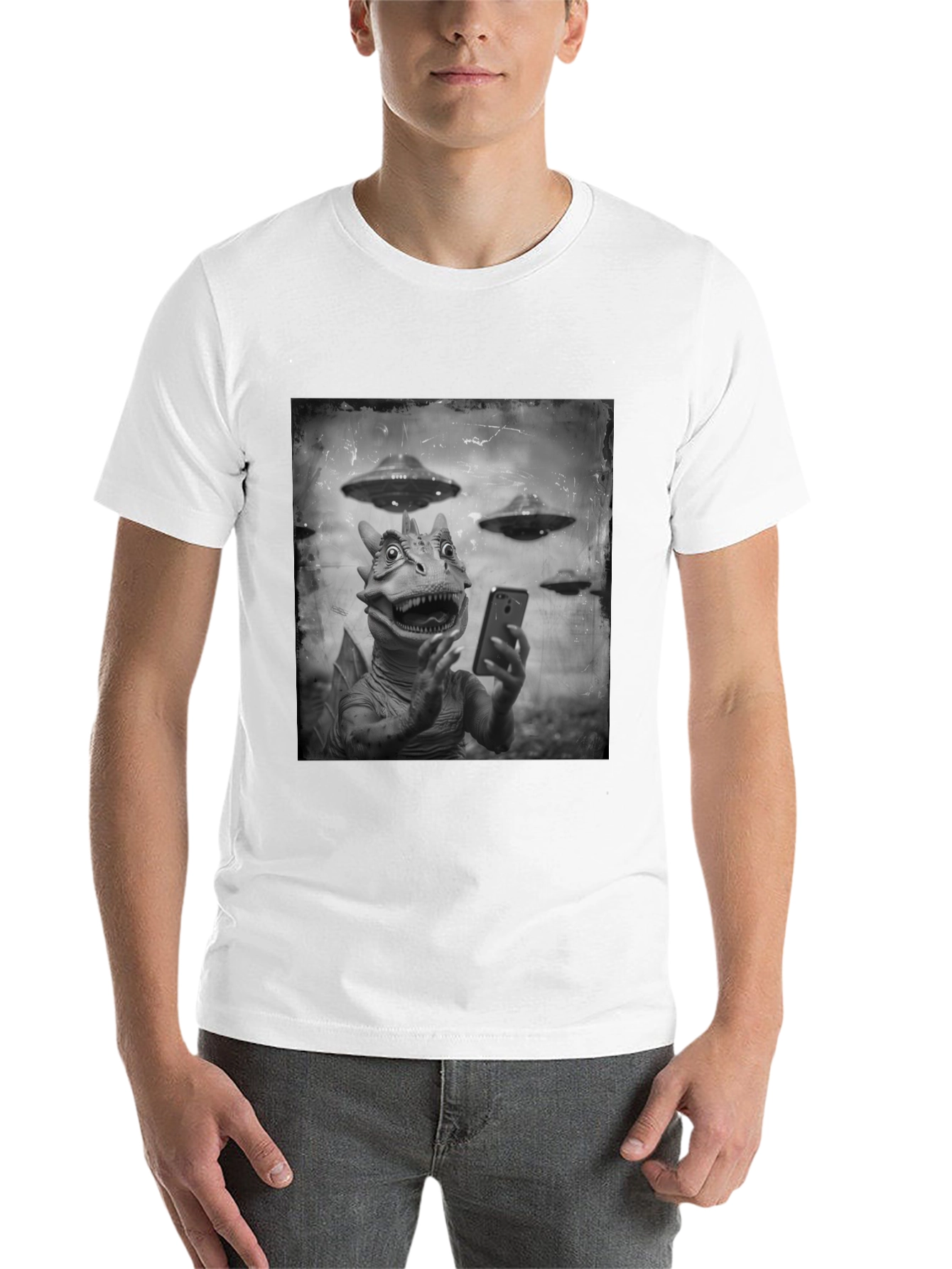 Retro Alien Lizard Selfie Graphic Tee