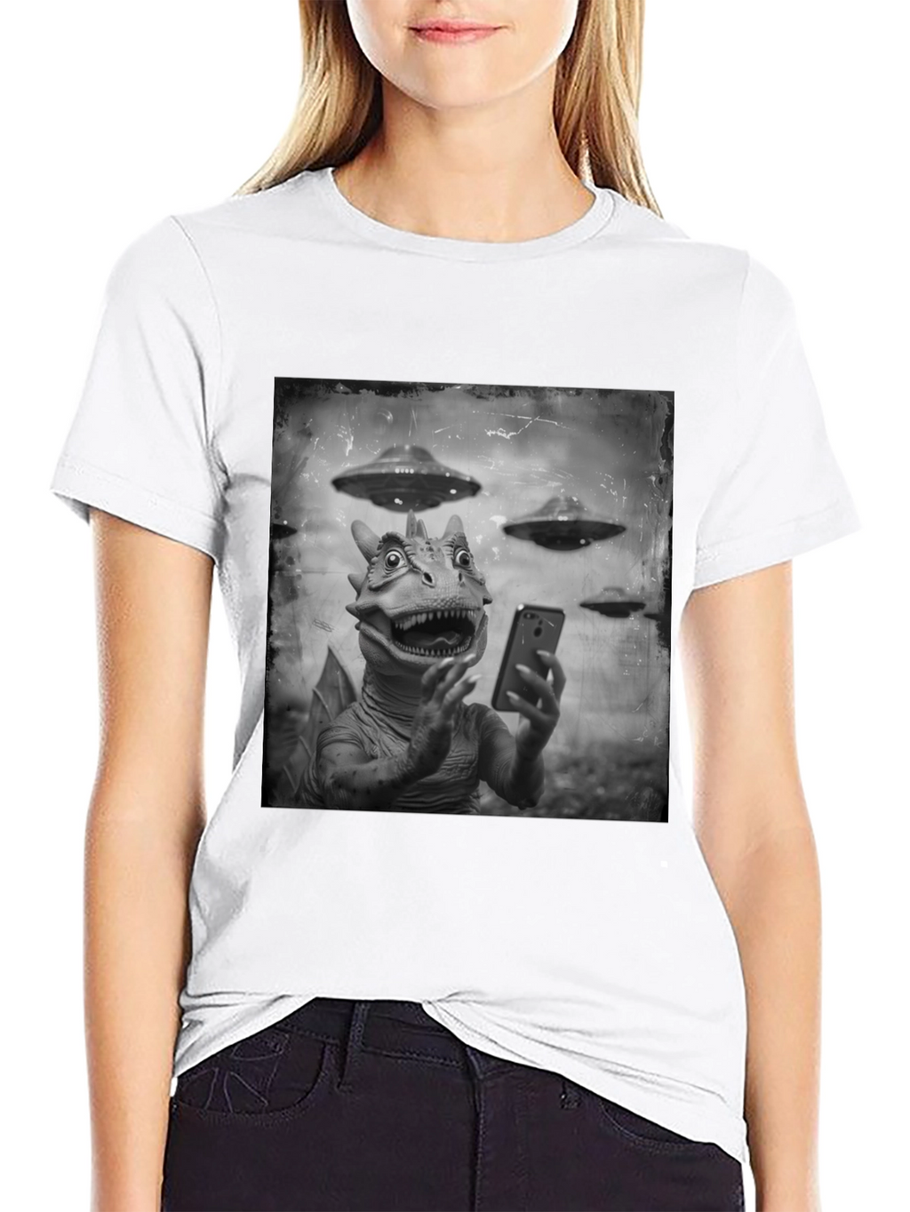 Retro Alien Lizard Selfie Graphic Tee